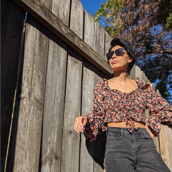 Hesperus Long sleeve crop top size large - Picture 3 of 5